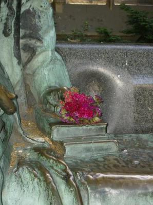 FriMay1120071118PM_2.jpg